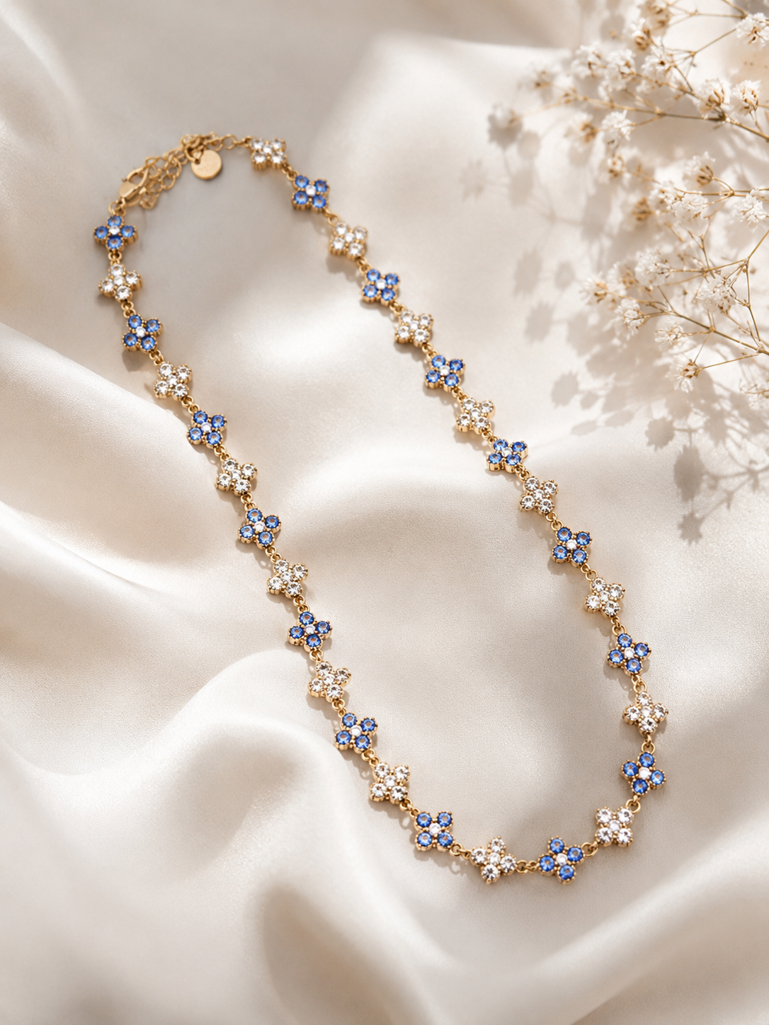 Collier - Fleurs bleues et blanches